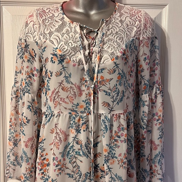 Small sheer top #558 - Picture 2 of 8